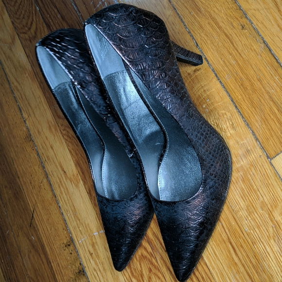 Kenneth Cole Reaction pump it up heels - Picture 2 of 6
